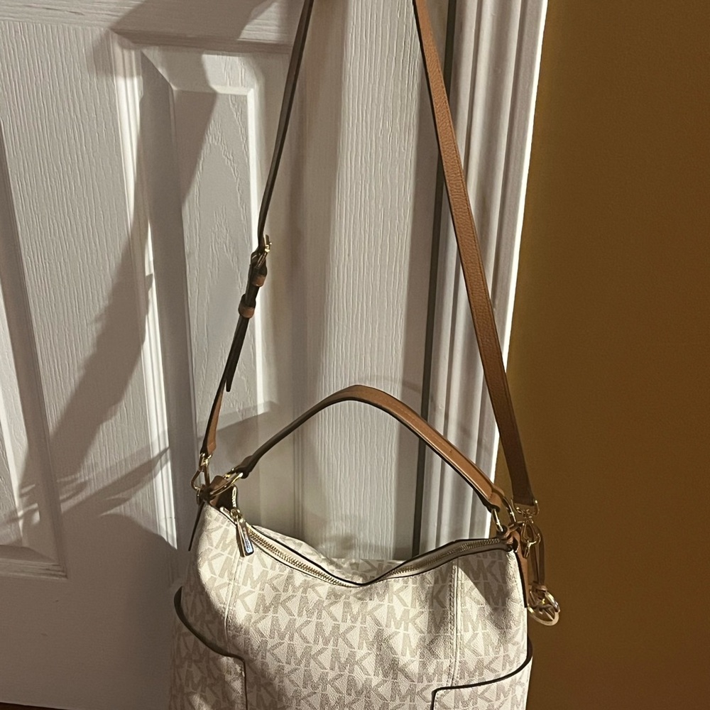 Michael Kors Cream Shoulder Bag